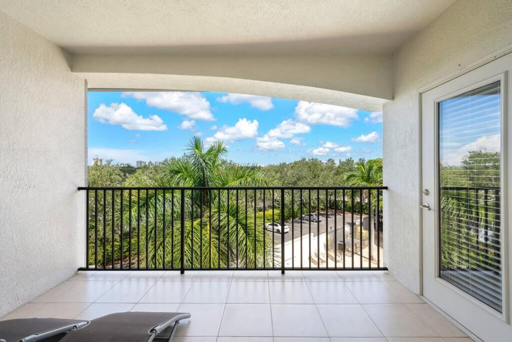 Modern Beach Condo In Central Naples! Bagian luar foto